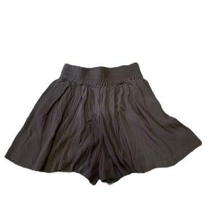 Zara Elastic Waisted Shorts Black Size Medium with pockets